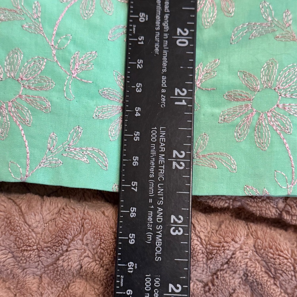 Liz Claiborne Lizsport Mint Green Silver Floral Embroidered Pencil Skirt Size 12 - Picture 4 of 6